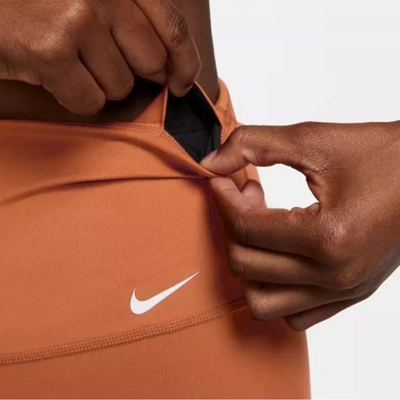 Nike Women's One Dri-FIT High-Waisted 7" Biker Shorts - Picture 3 of 3